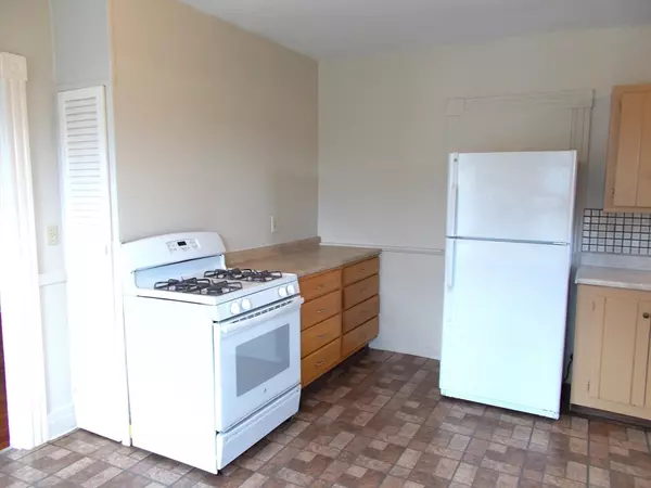 Fitchburg, MA 01420,49 Pine St. #2