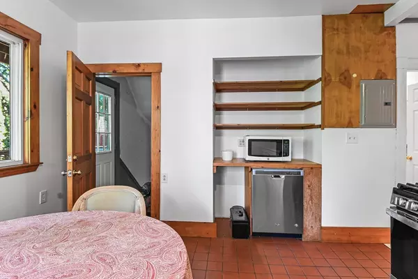 Boston, MA 02120,56 Calumet St #2