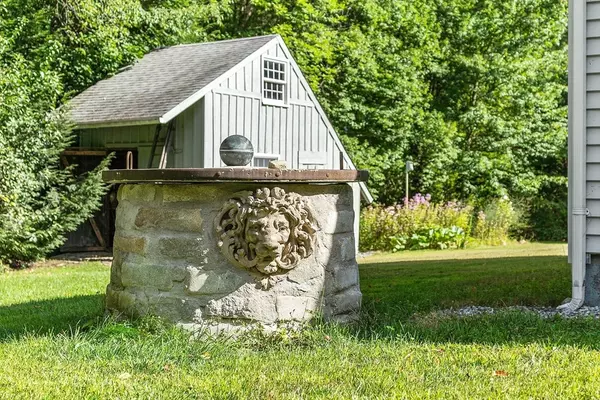 Petersham, MA 01366,42 New Salem Rd