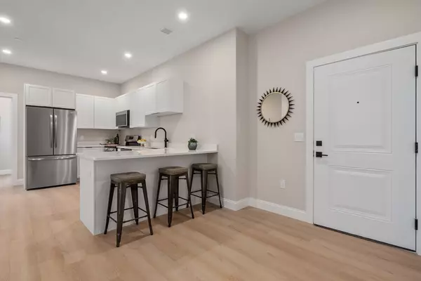 Wilmington, MA 01887,7 Cross St #302