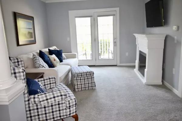 Newburyport, MA 01950,6 Woodman Way #121