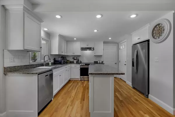 Falmouth, MA 02536,19 Moniz Way
