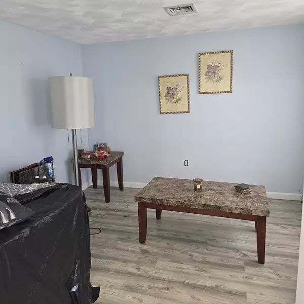 Tewksbury, MA 01876,11 Orchard St