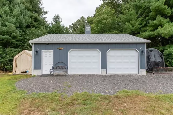 Hopkinton, MA 01748,52 S Mill St