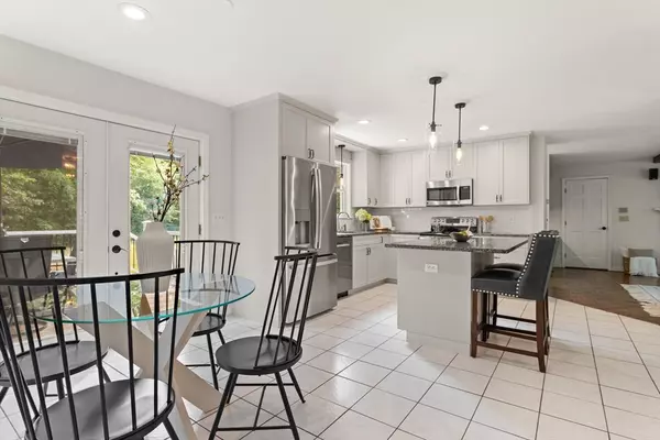 Pepperell, MA 01463,10 Lakin St