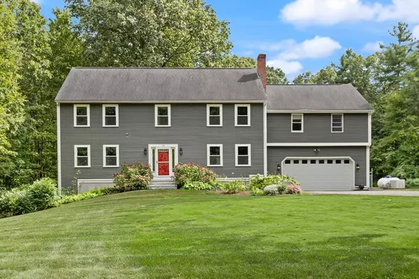 10 Lakin St, Pepperell, MA 01463