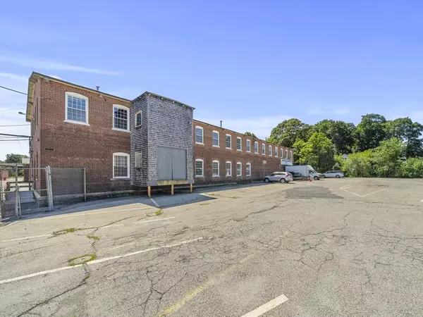 Taunton, MA 02780,144 West Brittannia St #21