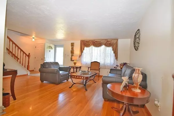Randolph, MA 02368,3 Franklin Square #H