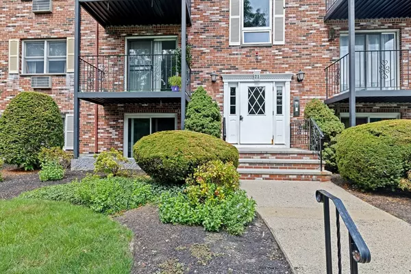 Canton, MA 02021,21 Pine St #E