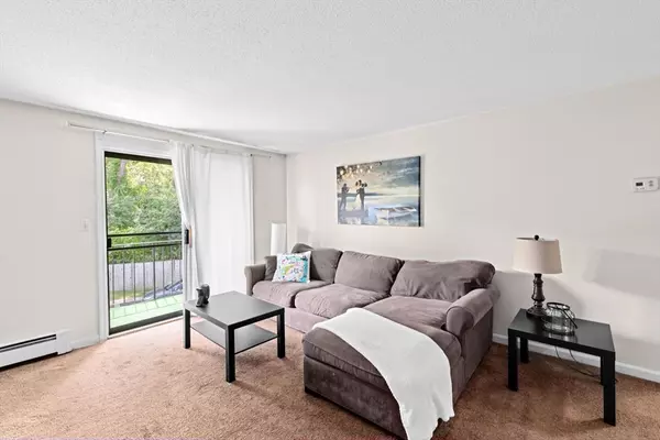 Canton, MA 02021,21 Pine St #E