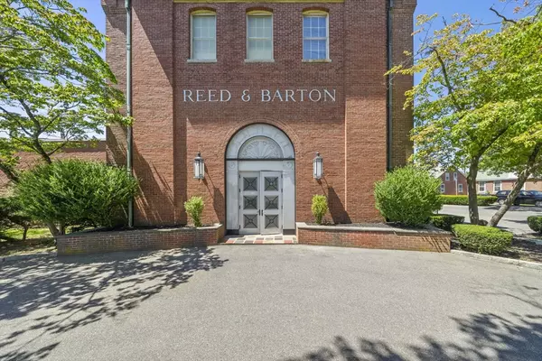 Taunton, MA 02780,144 West Brittannia St #4-A5