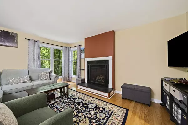 Rockland, MA 02370,5 Redwood Ct #5