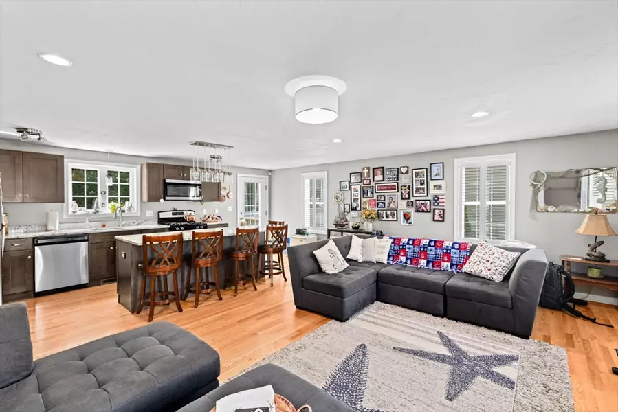 3 Winter Hollow, Plymouth, MA 02360