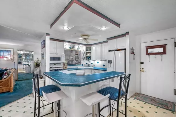 Danvers, MA 01923,147 Sylvan Street #18B
