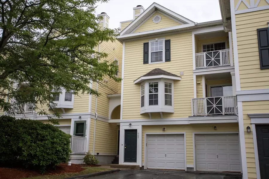 909 Gazebo Cir #909, Reading, MA 01867