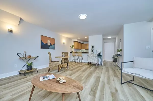 Boston, MA 02122,48 Coffey St #10A