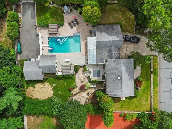 Acushnet, MA 02743,39 Pershing Ave