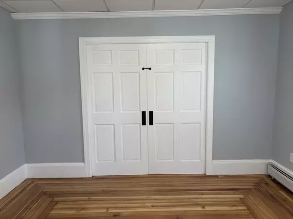 North Attleboro, MA 02760,126 Division St #1