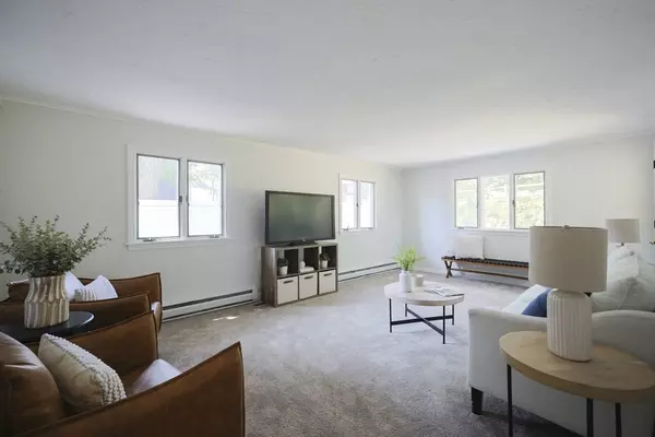 Dedham, MA 02026,88 Fox Meadow Ln