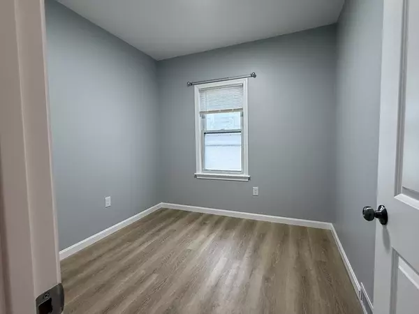 Quincy, MA 02171,170 Billings Rd #3