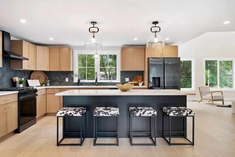 1 Silversmith Way, Billerica, MA 01862