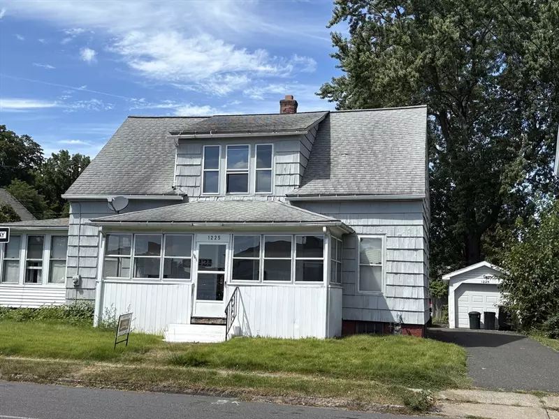 1225 Hampden St, Holyoke, MA 01040
