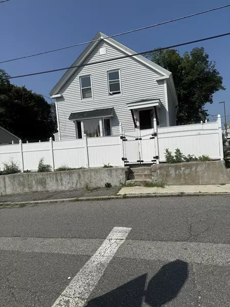 59 Livingston St, Lowell, MA 01852