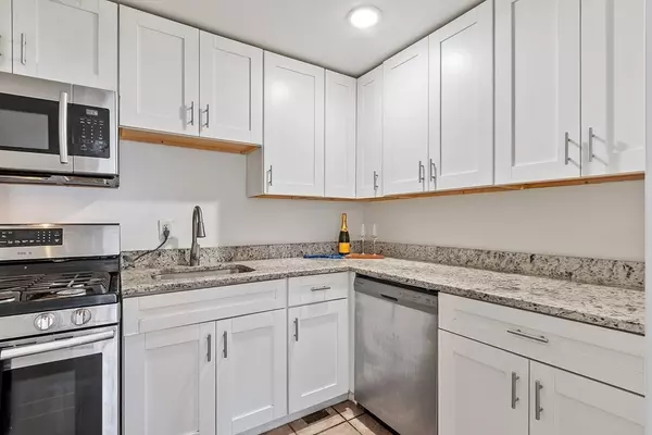 Lowell, MA 01851,11 Columbus Ave