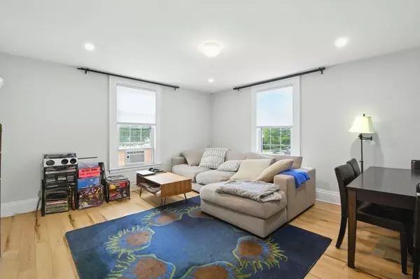 Danvers, MA 01923,35 Locust St #3