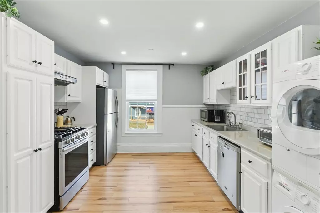 Danvers, MA 01923,35 Locust St #3