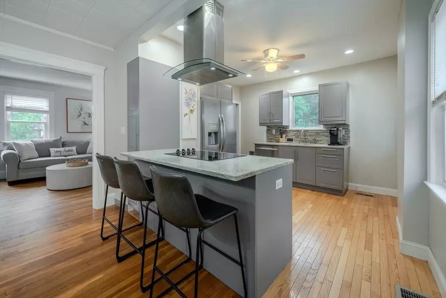 35 Lindenwood Rd, Stoneham, MA 02180