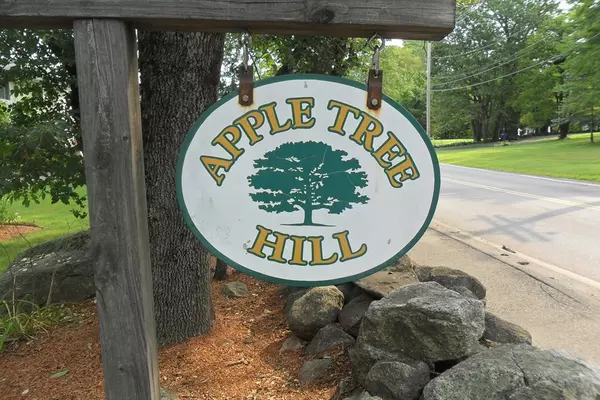 Hopkinton, MA 01748,10 Apple Tree Road #10