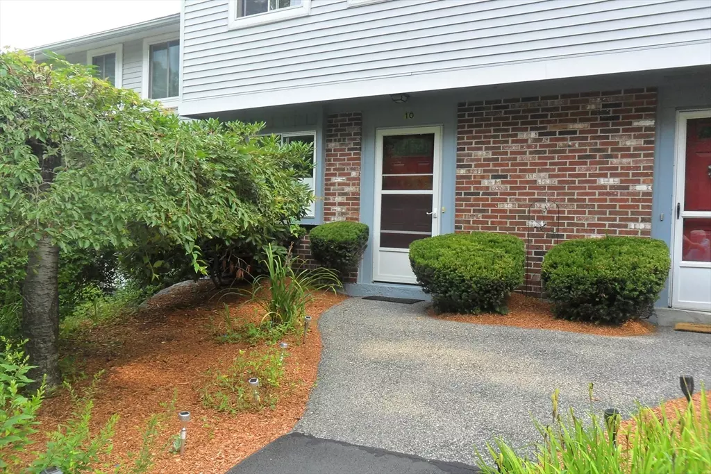 Hopkinton, MA 01748,10 Apple Tree Road #10