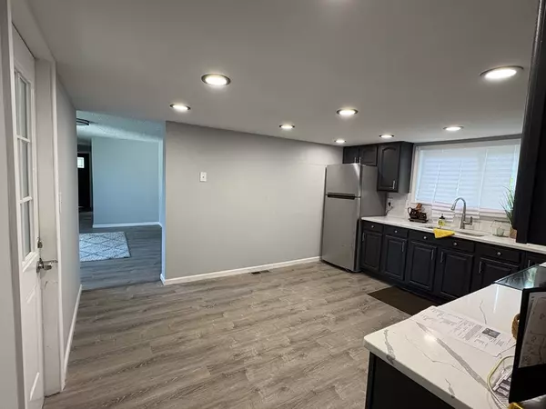 Westfield, MA 01085,15 Bates Street