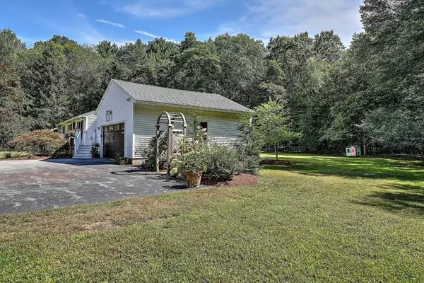 Lincoln, RI 02865,138 Jenckes Hill Rd