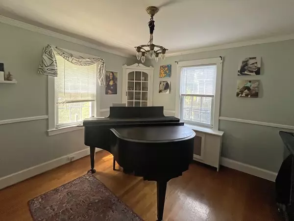New Bedford, MA 02740,17 Grove St