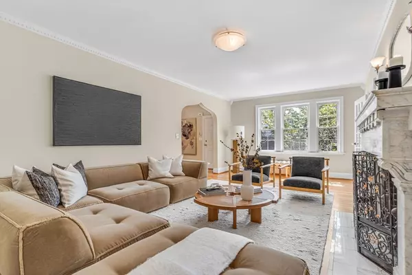 Brookline, MA 02446,27 Newell Rd #2