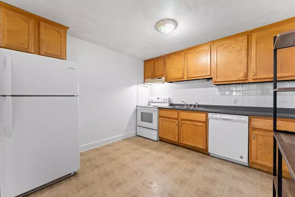North Andover, MA 01845,3 Walker Rd #1