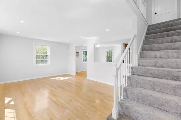 Woburn, MA 01801,20 Barbara Circle