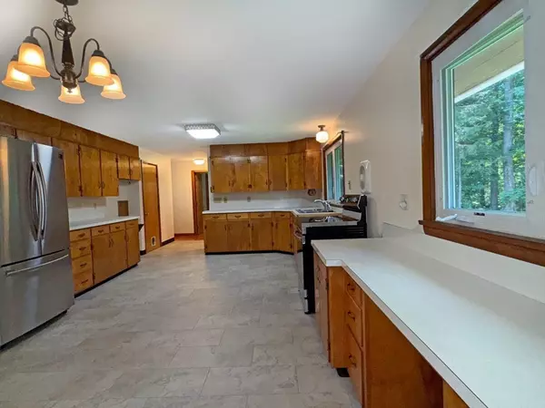Greenfield, MA 01301,104 Wildwood Ave