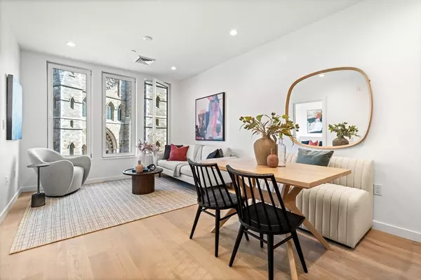 Boston, MA 02118,1395 Washington Street #406