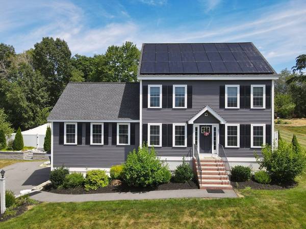 37 Saddle Rd, Dracut, MA 01826