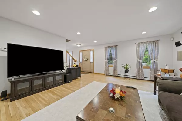 East Bridgewater, MA 02333,844 Washington St