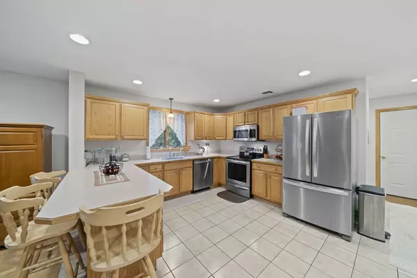 East Bridgewater, MA 02333,844 Washington St