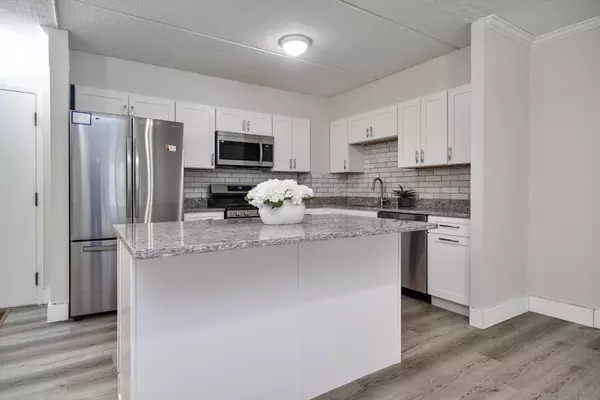 Framingham, MA 01702,1500 Worcester Road #215