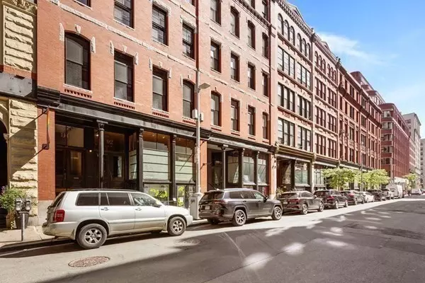 Boston, MA 02111,90 South St #3