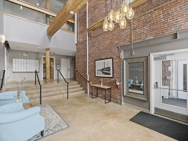 Lowell, MA 01854,35 Riverwalk Way #203