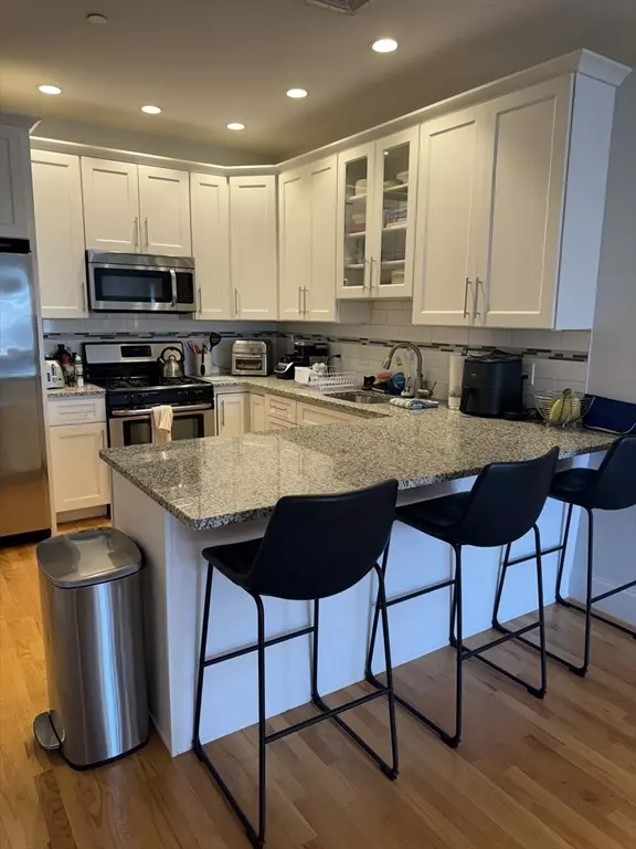 Boston, MA 02127,387 W Broadway #4