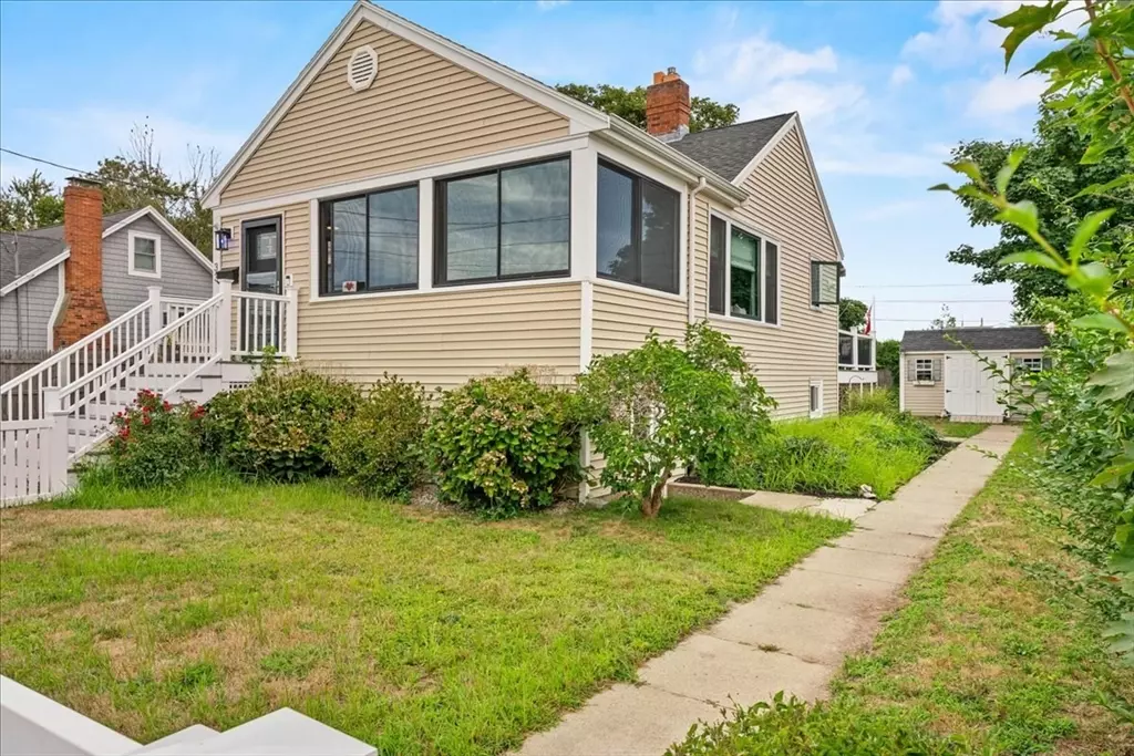 Hull, MA 02045,33 D St