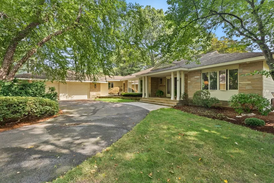 45 Briarcliff Rd, Brockton, MA 02301